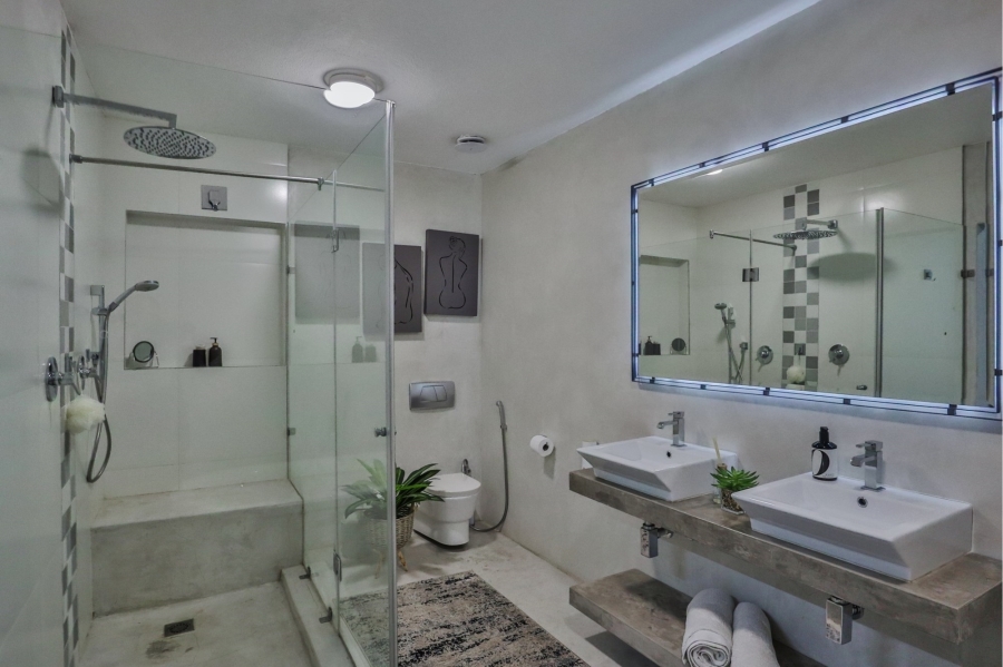 5 Bedroom Property for Sale in Xanadu Eco Park North West